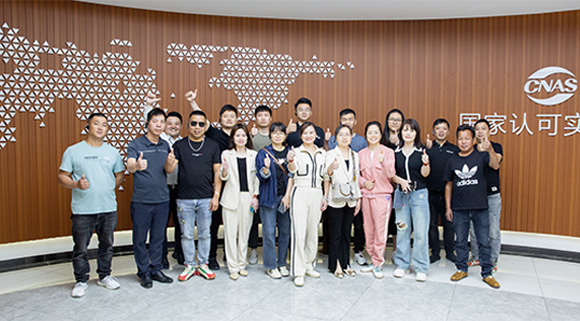 泉州經(jīng)銷商團(tuán)隊來司參觀考察！